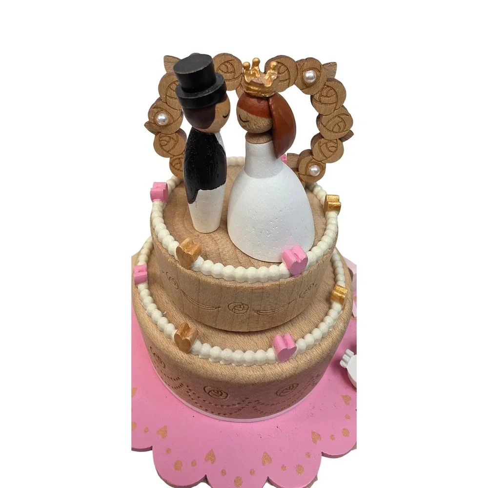Wooderful‎ Life Musical Wedding Cake Bride Groom Rotating Figurine